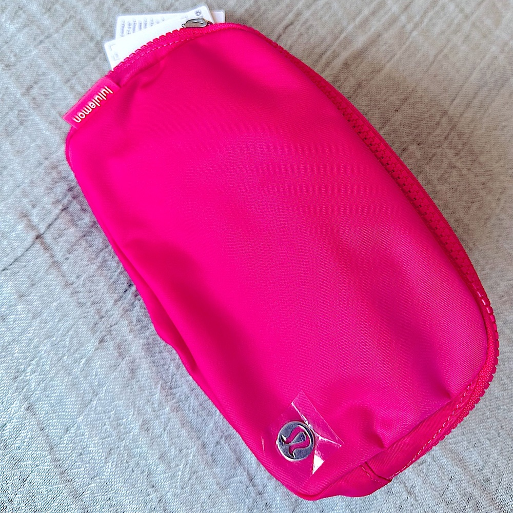 Lululemon everywhere belt bag 1L SONIC PINK
